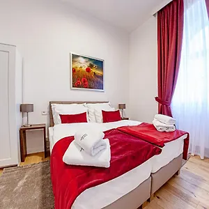 Gold Apartment